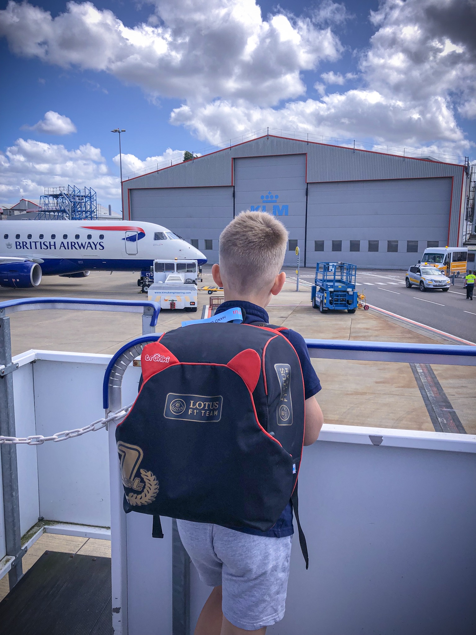 Childrens hand luggage